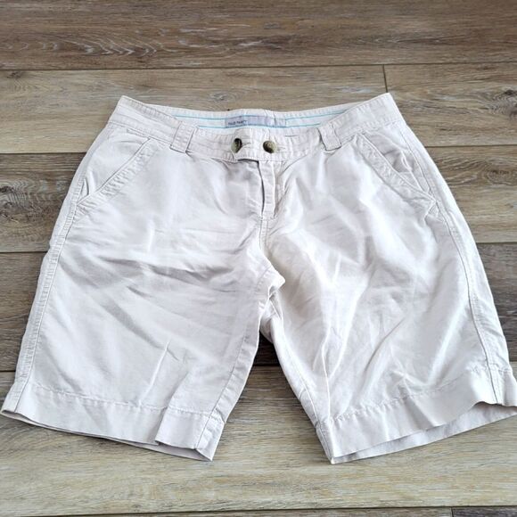 Old Navy  low rise burmuda Chino shorts size 6 linen and cotton mix  off white - Picture 1 of 9